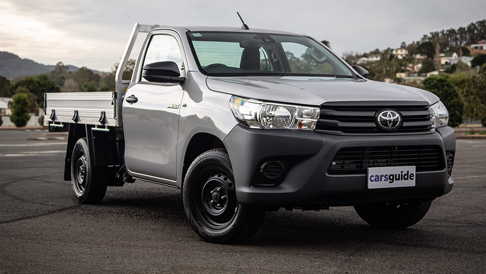 Toyota hilux deals 4x2 workmate bullbar
